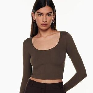 Aritzia contour scoopneck